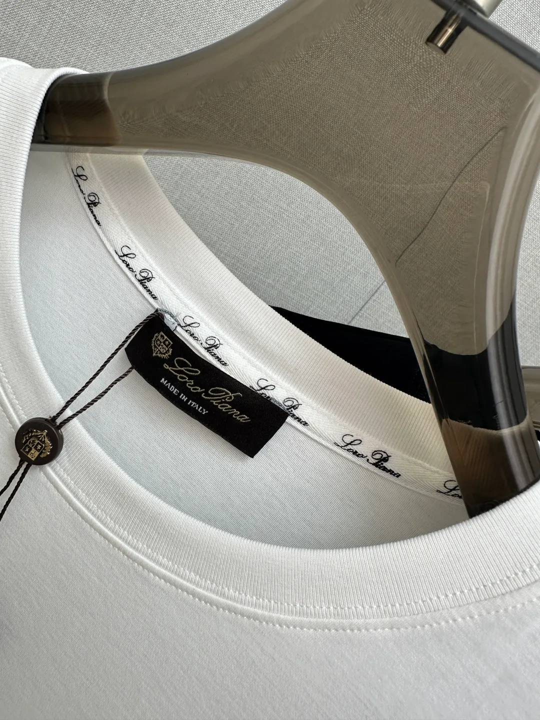 LP Original 2026New Arrival short-sleeved T-shirt! Fashionable and casual short-sleeved T-shirt with catwalk pattern! Design a logo! The specially designed and selected customer-supplied fabrics are soft to the touch and skin-friendly, and the breathability and comfort are impeccable. You will definitely fall in love with the real thing! Non-sexist couples can wear mixed styles to open up a new fashion style! Distinguishing market version, high-definition Series! Size: M-3XL